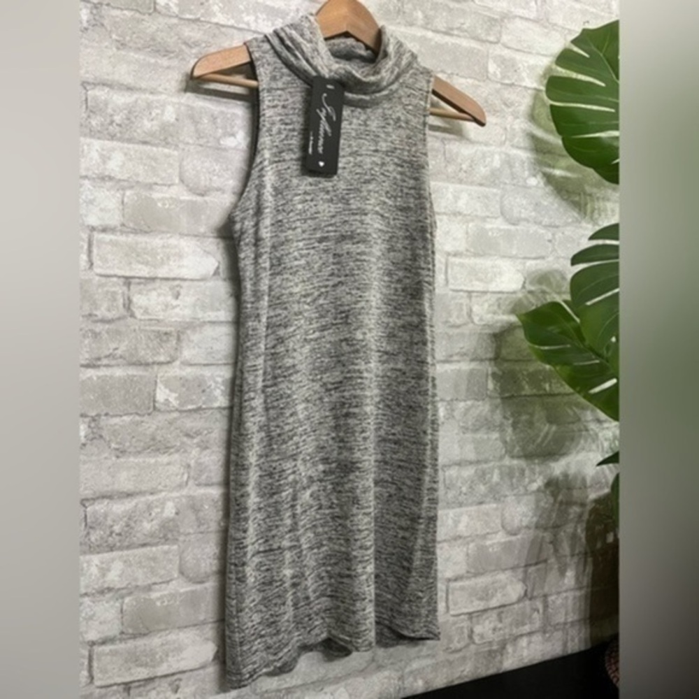 3/$30 _ INFLUENCE | NWT 🏷️ bodycon cowl neck dress mini length Small  / Medium‌‌